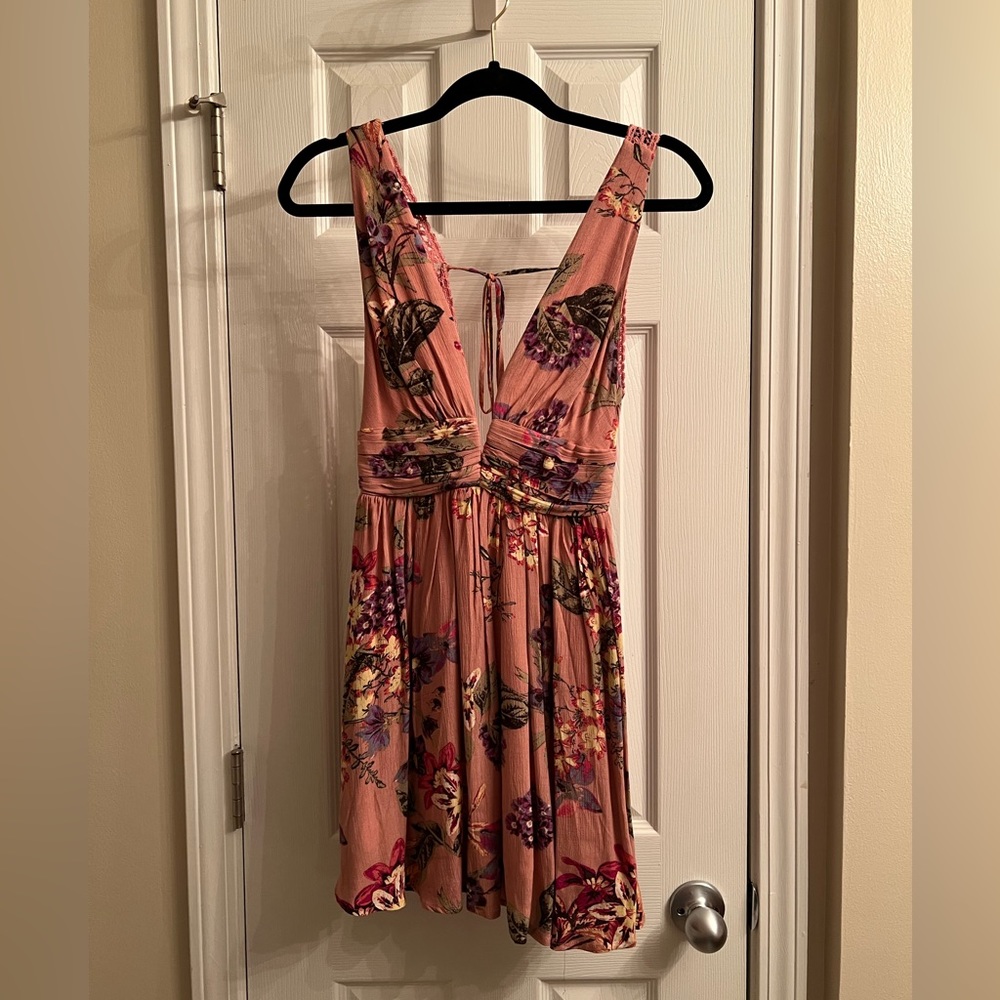 Pink floral dress from Lizard Thicket. Size S/M. Never worn